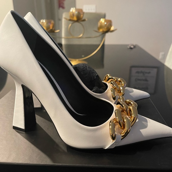 Versace gold chain heels - Picture 6 of 10